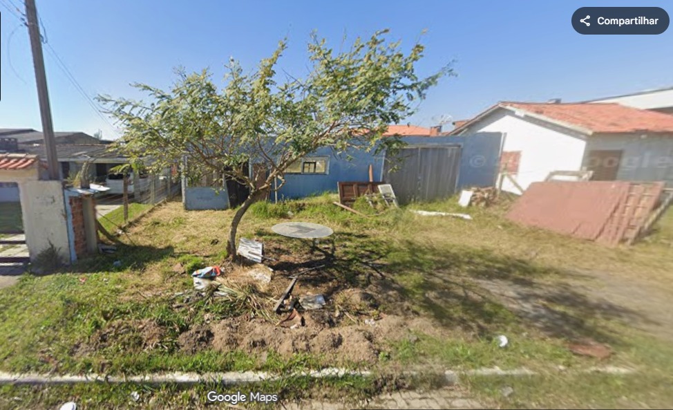 Um terreno  na Praia Rainha do Mar - Capão da Canoa/RS